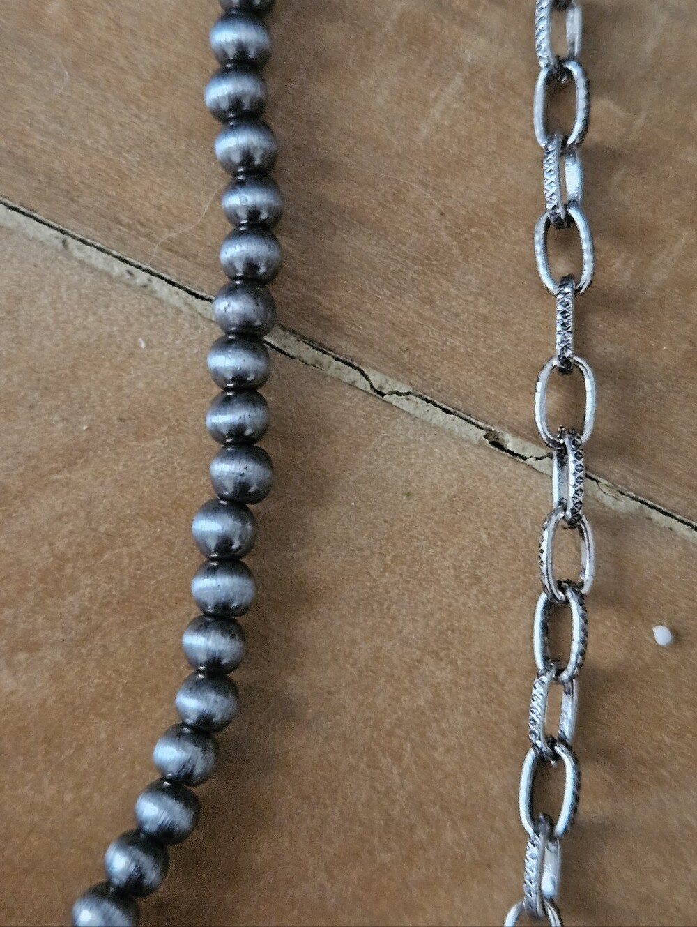COORS AND COWBOY NECKLACE SET - Picture 5 of 5